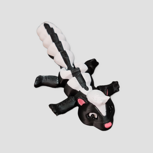 Trash Animals™ – Articulated Skunk Collectible Figure